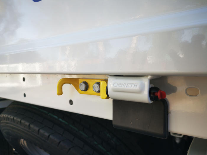 Charnières avec crochet d’arrimage